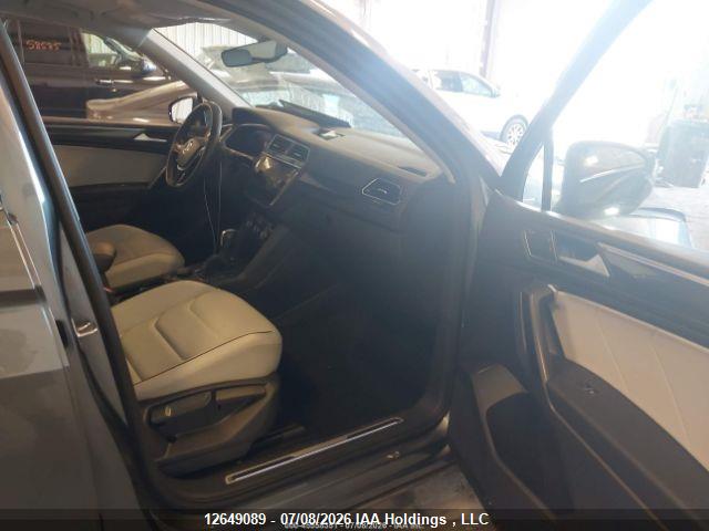Продажа на аукционе авто 2021 Volkswagen Tiguan Highline, vin: 3VV4B7AXXMM109179, номер лота: 12649089