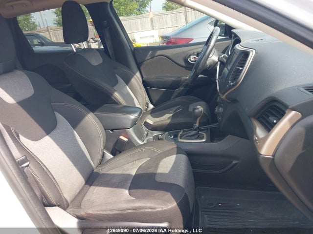 1C4PJLAB6EW114019 Jeep Cherokee Sport