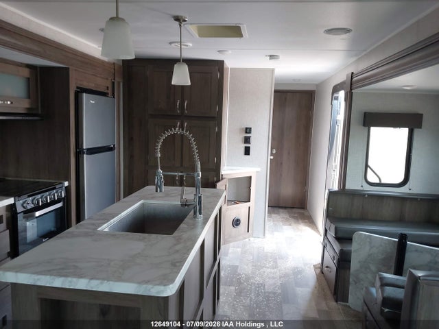 Продаж на аукціоні авто 2021 Forest River Alt2210mbh, vin: 5ZT2DEUB2M9005710, номер лоту: 12649104