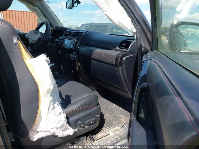 Toyota 4RUNNER SR5 2019 JTEBU5JR9K5713861 Image 5