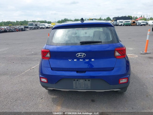 2021 Hyundai Venue Essential Auto Ivt მანქანა იყიდება აუქციონზე, vin: KMHRB8A34MU121715, აუქციონის ნომერი: 12649251