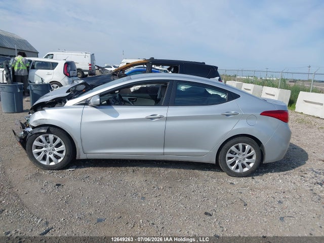2013 Hyundai Elantra Gls/limited მანქანა იყიდება აუქციონზე, vin: 5NPDH4AE8DH226016, აუქციონის ნომერი: 12649263