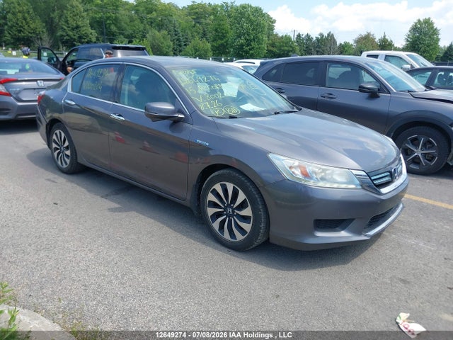 2015 Honda Accord Touring Hybrid მანქანა იყიდება აუქციონზე, vin: 1HGCR6F76FA800204, აუქციონის ნომერი: 12649274