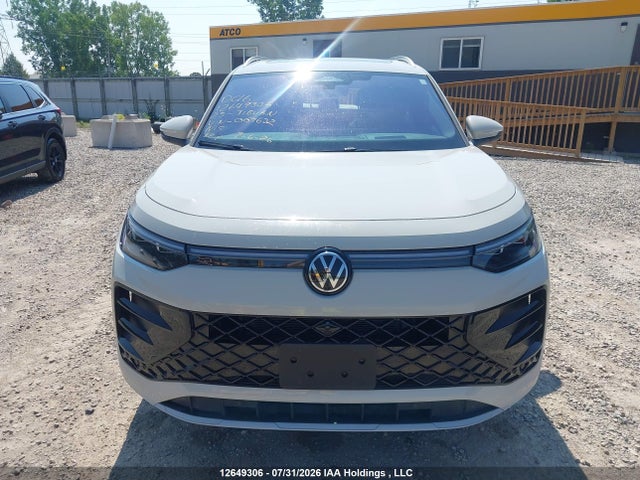 2025 Volkswagen Tiguan Sel R-line Black მანქანა იყიდება აუქციონზე, vin: 3VVLR7RM0SM007632, აუქციონის ნომერი: 12649306