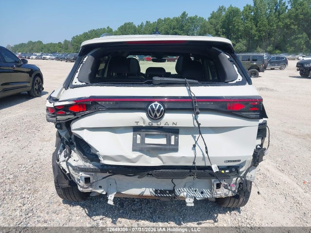 2025 Volkswagen Tiguan Sel R-line Black მანქანა იყიდება აუქციონზე, vin: 3VVLR7RM0SM007632, აუქციონის ნომერი: 12649306