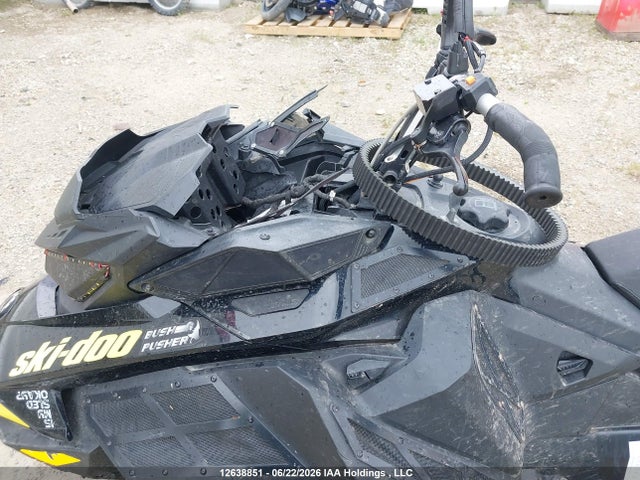 Skidoo Summit X 850 2017 2BPSTDHE9HV000854 Image 14