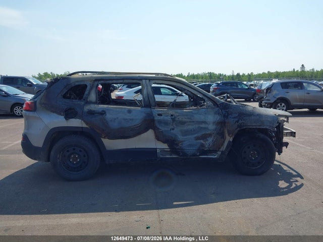 12649473 :رقم المزاد ، 1C4PJMCS3EW214985 vin ، 2014 Jeep Cherokee North مزاد بيع