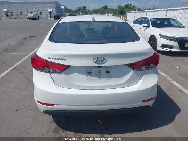 Hyundai ELANTRA GL 2015 5NPDH4AE4FH570249 Image 16