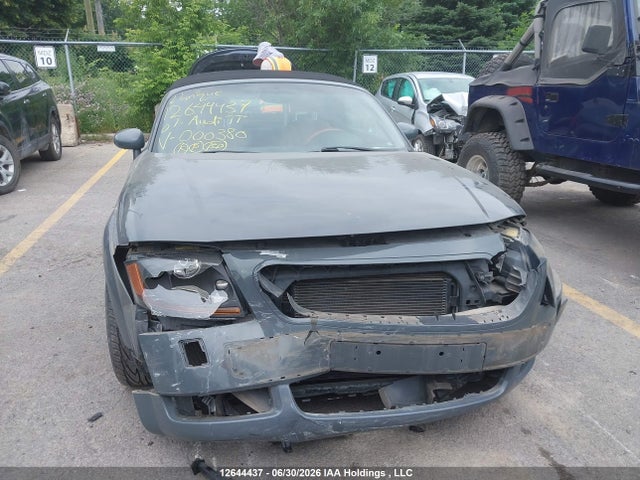 2001 Audi Tt Roadster მანქანა იყიდება აუქციონზე, vin: TRUTC28NX11000380, აუქციონის ნომერი: 12644437
