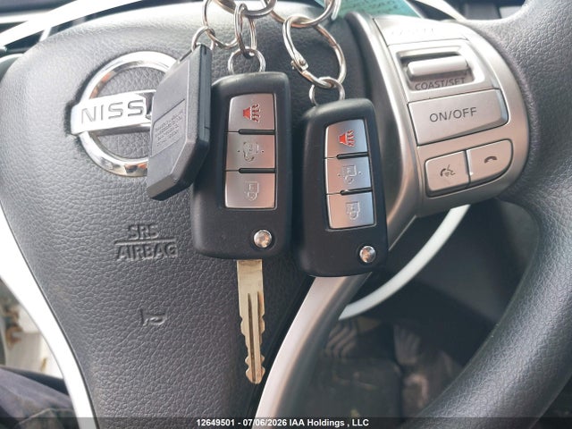 2015 Nissan Rogue S/sl/sv მანქანა იყიდება აუქციონზე, vin: 5N1AT2MTXFC889646, აუქციონის ნომერი: 12649501