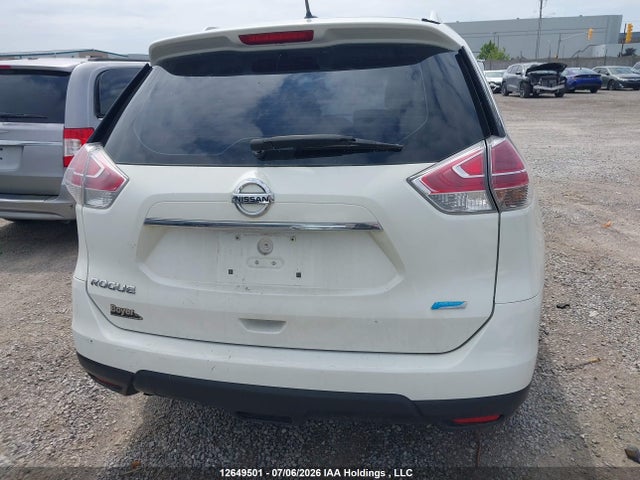 2015 Nissan Rogue S/sl/sv მანქანა იყიდება აუქციონზე, vin: 5N1AT2MTXFC889646, აუქციონის ნომერი: 12649501