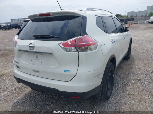 2015 Nissan Rogue S/sl/sv მანქანა იყიდება აუქციონზე, vin: 5N1AT2MTXFC889646, აუქციონის ნომერი: 12649501