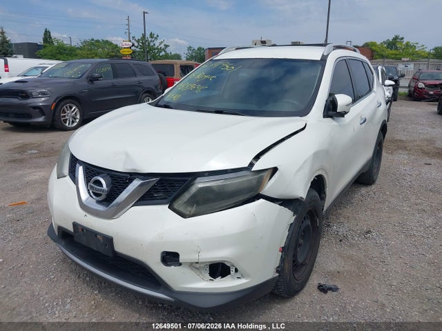 2015 Nissan Rogue S/sl/sv მანქანა იყიდება აუქციონზე, vin: 5N1AT2MTXFC889646, აუქციონის ნომერი: 12649501