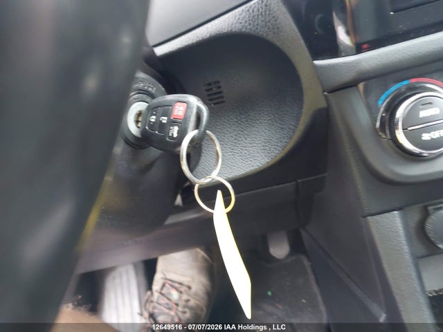 12649516 :رقم المزاد ، 2T1BURHE7FC373889 vin ، 2015 Toyota Corolla S مزاد بيع