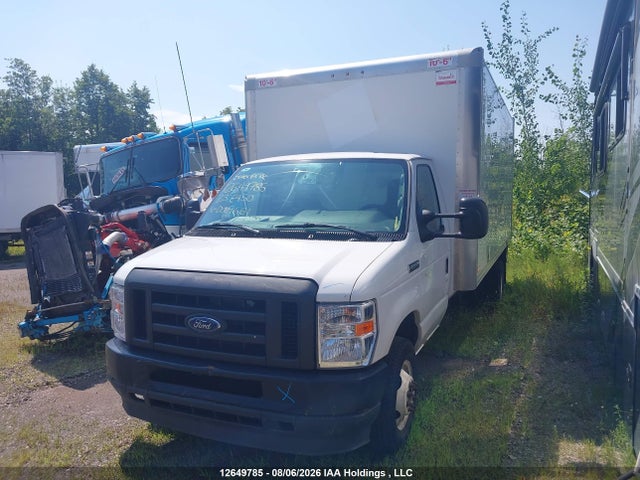 Ford Econoline E450 Super Duty Cutaway Van 2023 1FDWE4FK6PDD09661 Image 2