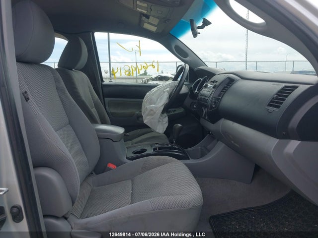 12649814 :رقم المزاد ، 5TFUU4EN3BX018472 vin ، 2011 Toyota Tacoma Base V6 مزاد بيع