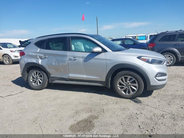 Продаж на аукціоні авто 2018 Hyundai Tucson Se 2.0l, vin: KM8J3CA42JU622927, номер лоту: 12649820