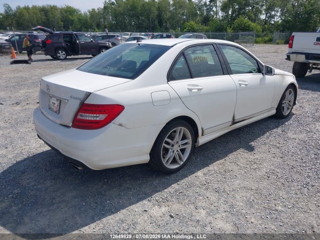 2013 Mercedes-benz C 300 4matic მანქანა იყიდება აუქციონზე, vin: WDDGF8AB0DA825747, აუქციონის ნომერი: 12649829
