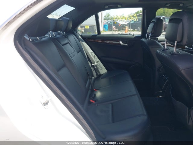 2013 Mercedes-benz C 300 4matic მანქანა იყიდება აუქციონზე, vin: WDDGF8AB0DA825747, აუქციონის ნომერი: 12649829