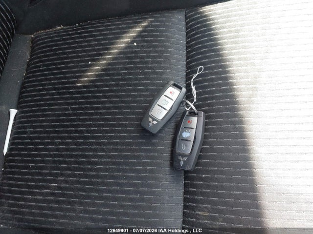 JA4J4TA84NZ606736 Mitsubishi Outlander Es