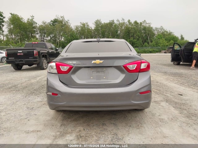 Chevrolet CRUZE LT 2018 1G1BE5SMXJ7135298 Image 17