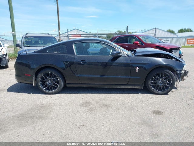 2014 Ford Mustang V6/v6 Premium მანქანა იყიდება აუქციონზე, vin: 1ZVBP8AM1E5317457, აუქციონის ნომერი: 12649951