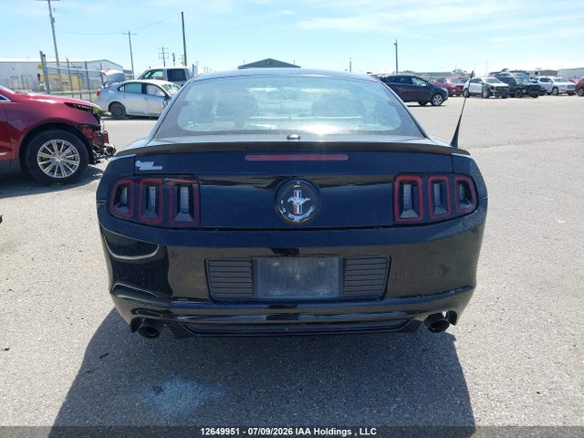 2014 Ford Mustang V6/v6 Premium მანქანა იყიდება აუქციონზე, vin: 1ZVBP8AM1E5317457, აუქციონის ნომერი: 12649951