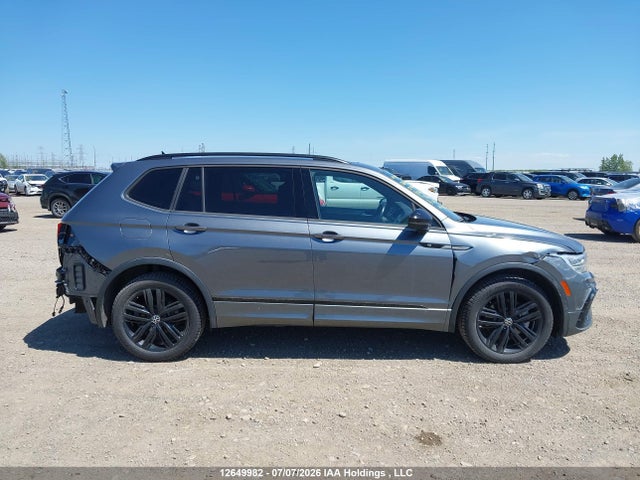 3VV8B7AX6NM064308 Volkswagen Tiguan Comfortline R-line Black Edition