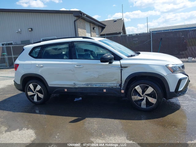 Volkswagen Taos 2024 3VVGX7B23RM113874 Image 13