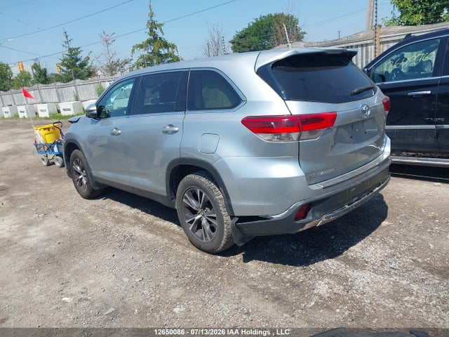 Toyota Highlander Le 2019 5TDBZRFH6KS996372 Image 3