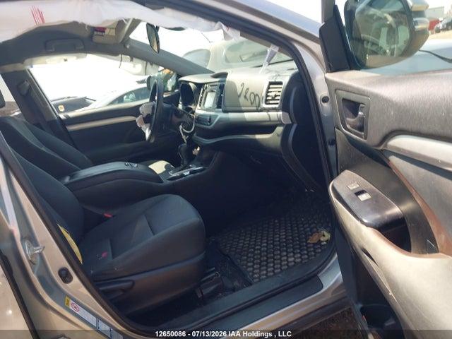 Toyota Highlander Le 2019 5TDBZRFH6KS996372 Image 5