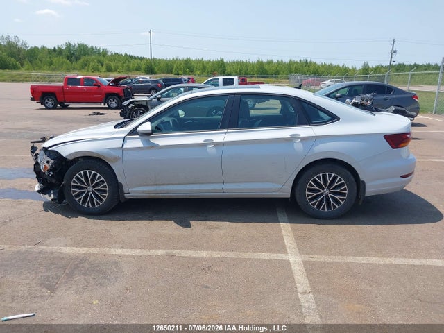 2019 Volkswagen Jetta 1.4 Tsi Highline მანქანა იყიდება აუქციონზე, vin: 3VWE57BU4KM017560, აუქციონის ნომერი: 12650211