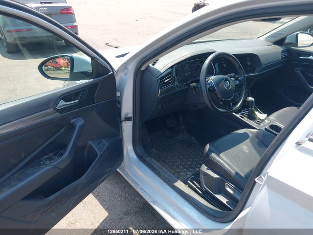 2019 Volkswagen Jetta 1.4 Tsi Highline მანქანა იყიდება აუქციონზე, vin: 3VWE57BU4KM017560, აუქციონის ნომერი: 12650211