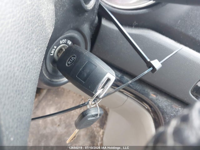 KIA Sedona 2016 KNDMB5C13G6208376 Image 11
