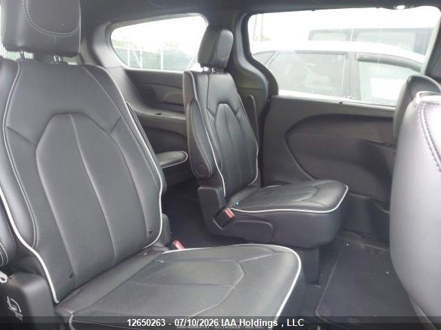Chrysler Pacifica Limited 2026 2C4RC1GG6TR233916 Image 9