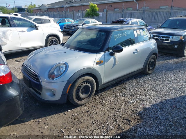 Mini Cooper 2016 WMWXP5C55G3B15605 Image 2