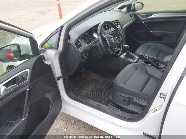 12650631 :رقم المزاد ، 3VW217AU6FM040408 vin ، 2015 Volkswagen Golf 1.8 Tsi Comfortline/1.8 Tsi Highline/1.8 Tsi Trendline مزاد بيع