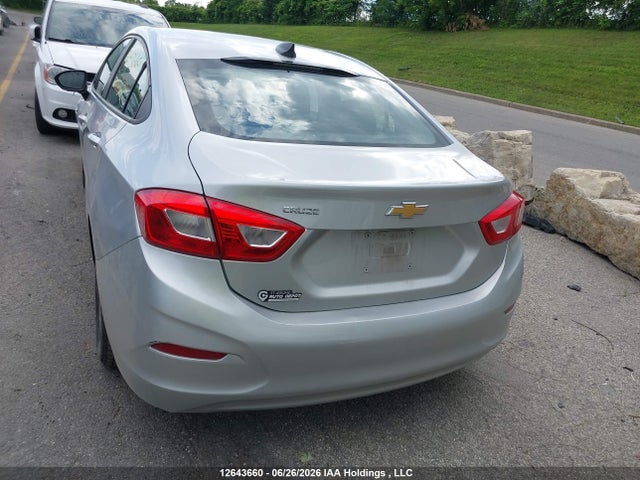 12643660 :رقم المزاد ، 1G1BA5SM2H7143630 vin ، 2017 Chevrolet Cruze L Manual مزاد بيع