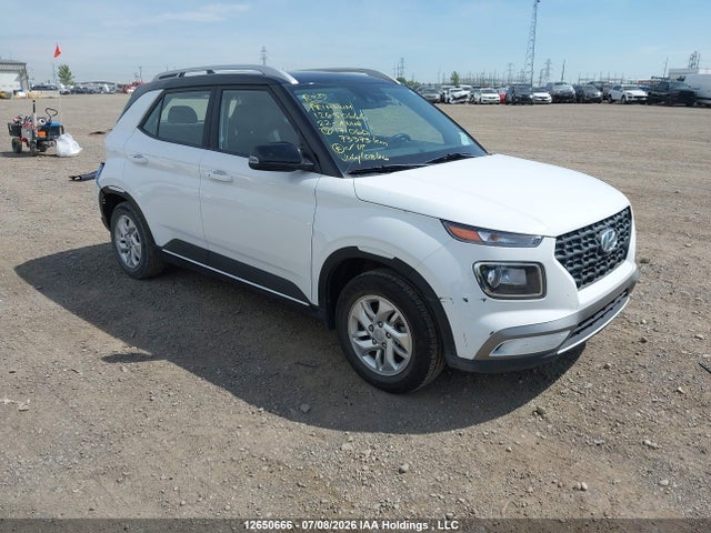 12650666 :رقم المزاد ، KMHRC8A32NU171060 vin ، 2022 Hyundai Venue Preferred With Two-tone Body Colour مزاد بيع