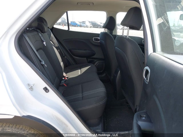 KMHRC8A32NU171060 Hyundai Venue Preferred With Two-tone Body Colour