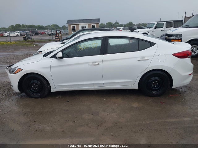 Hyundai ELANTRA SE 2018 5NPD74LF7JH313426 Image 15