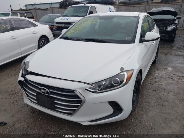 Hyundai ELANTRA SE 2018 5NPD74LF7JH313426 Image 2