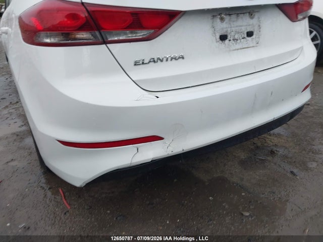 Hyundai ELANTRA SE 2018 5NPD74LF7JH313426 Image 20