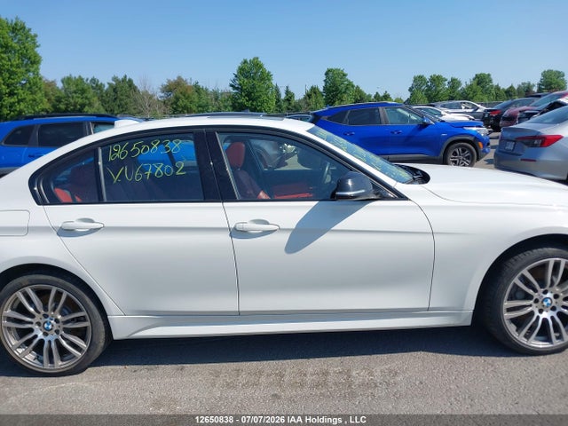 BMW 330i Xdrive 2018 WBA8D9G53JNU67802 Image 13