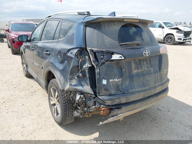 Toyota Rav4 Xle 2018 2T3RFREV9JW790359 Image 3