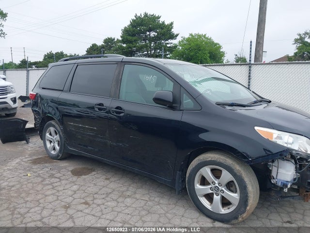 2019 Toyota Sienna Le 8-passenger მანქანა იყიდება აუქციონზე, vin: 5TDKZ3DCXKS015626, აუქციონის ნომერი: 12650923