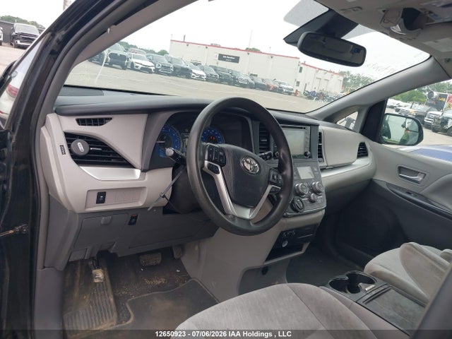 2019 Toyota Sienna Le 8-passenger მანქანა იყიდება აუქციონზე, vin: 5TDKZ3DCXKS015626, აუქციონის ნომერი: 12650923