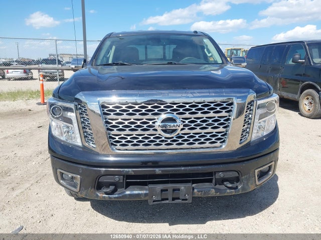 12650940 :رقم المزاد ، 1N6AA1E53HN529112 vin ، 2017 Nissan Titan Sv/sl/pro-4x/plat Res مزاد بيع