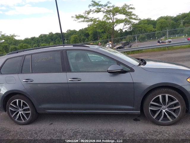 3VWC17AU1HM503286 Volkswagen Golf Sportwagen 1.8 Tsi Comfortline/1.8 Tsi Trendline