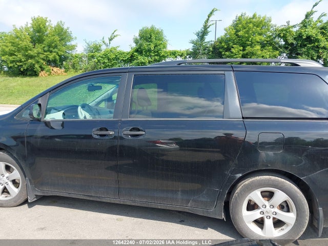 2013 Toyota Sienna V6 7 Passenger მანქანა იყიდება აუქციონზე, vin: 5TDZK3DC6DS400123, აუქციონის ნომერი: 12642240